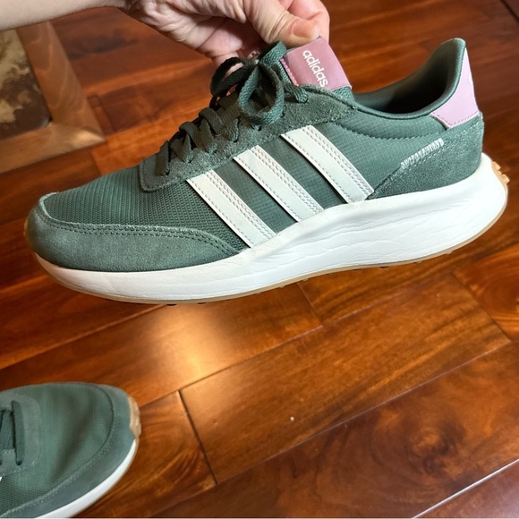 Adidas Green and Cream Classic Sneakers with Suede Finish - Picture 16 of 16